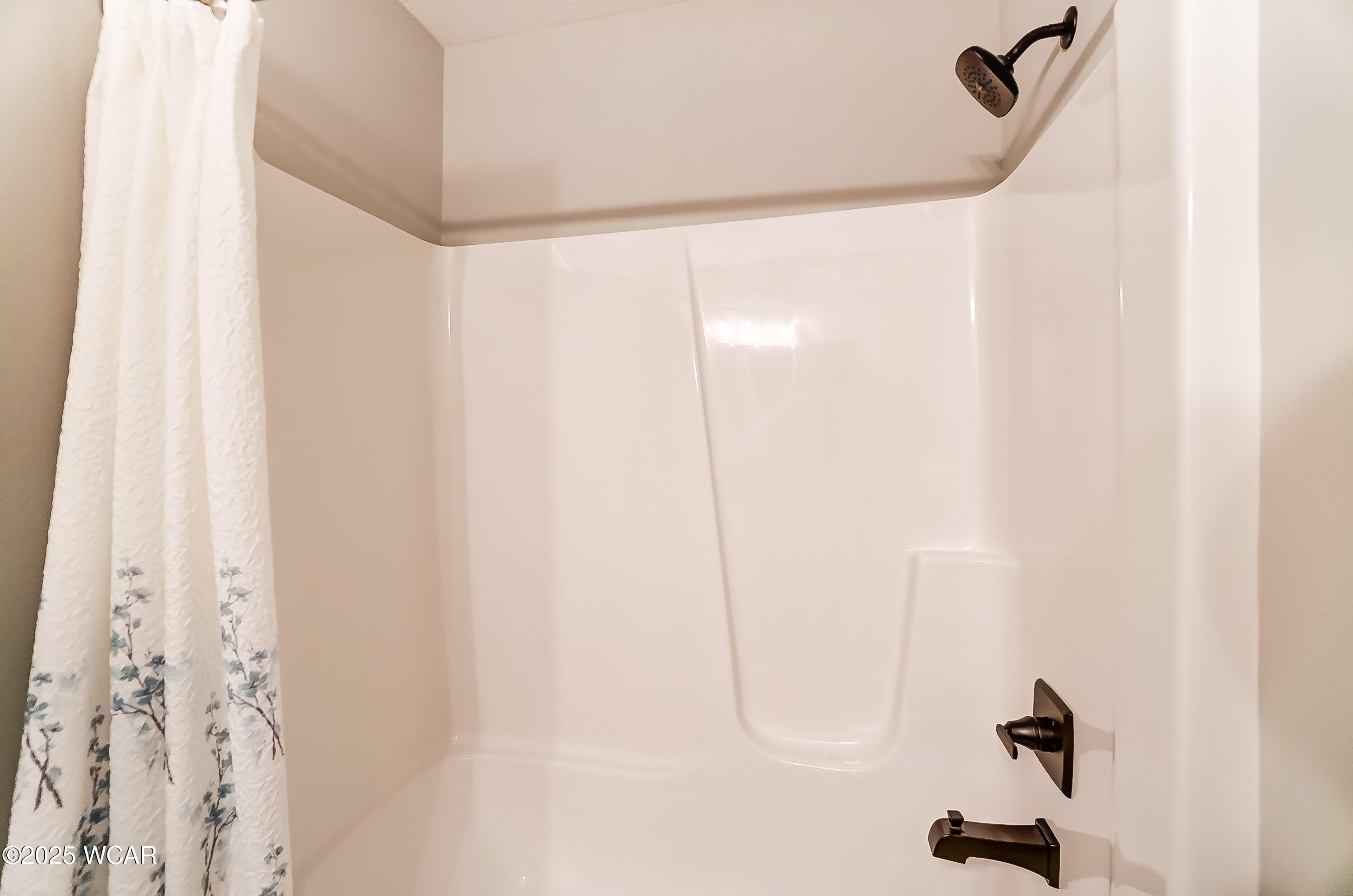 4911 CARRIAGE Lane, Lima, Ohio