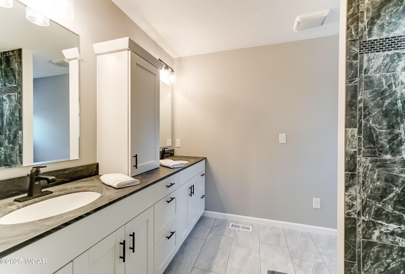 4911 CARRIAGE Lane, Lima, Ohio, 3 Bedrooms Bedrooms, ,3 BathroomsBathrooms,Residential,For Sale,CARRIAGE,306369