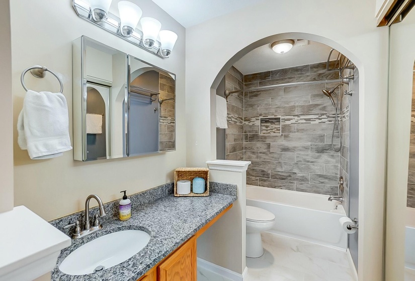 270 Queens Crossing