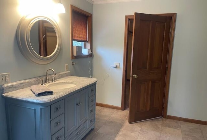 Main BR Bath