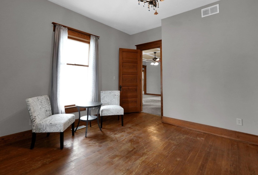 7-web-or-mls-125-w-mound-st