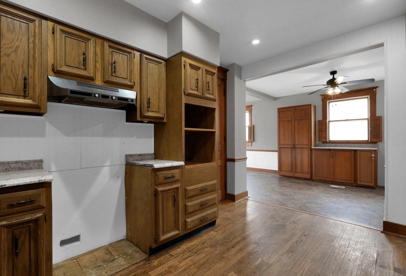 9-web-or-mls-125-w-mound-st