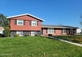 302 Liberty Avenue, Wapakoneta, Ohio, 3 Bedrooms Bedrooms, ,2 BathroomsBathrooms,Residential,For Sale,Liberty,306475
