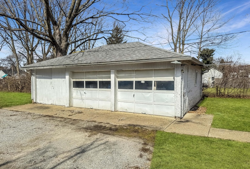 Detached Garage
