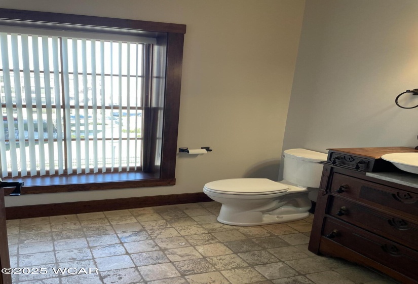320 Main Street, Findlay, Ohio, 2 Bedrooms Bedrooms, ,2 BathroomsBathrooms,Residential Lease,For Rent,Main,306489