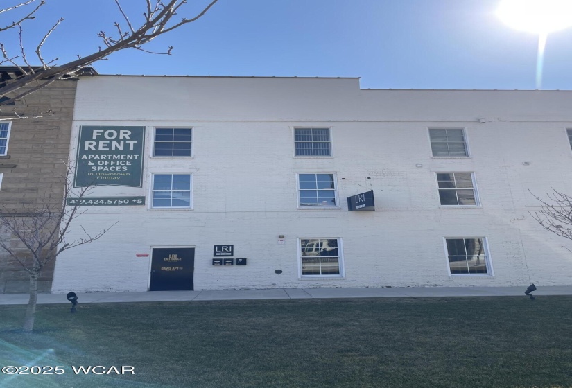 320 Main Street, Findlay, Ohio, 2 Bedrooms Bedrooms, ,2 BathroomsBathrooms,Residential Lease,For Rent,Main,306489