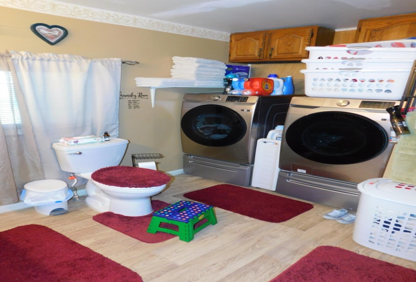 Bath/Laundry
