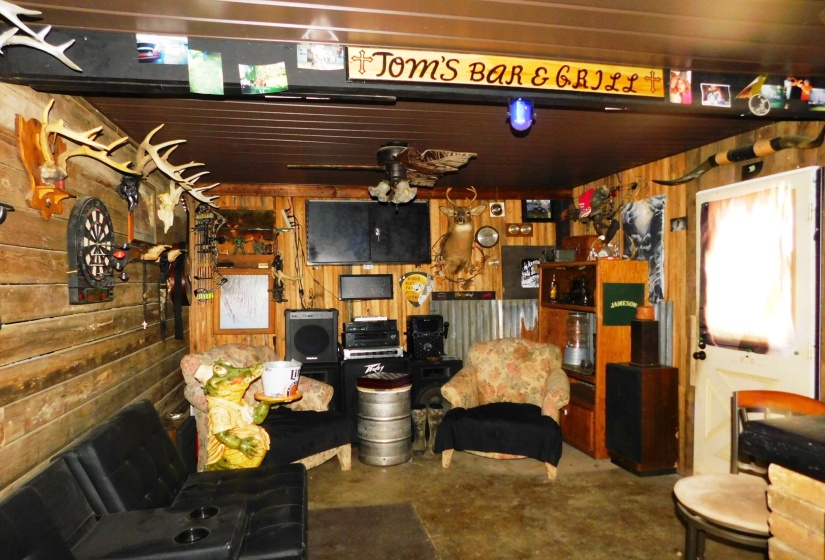 Inside Man Cave/She Shed
