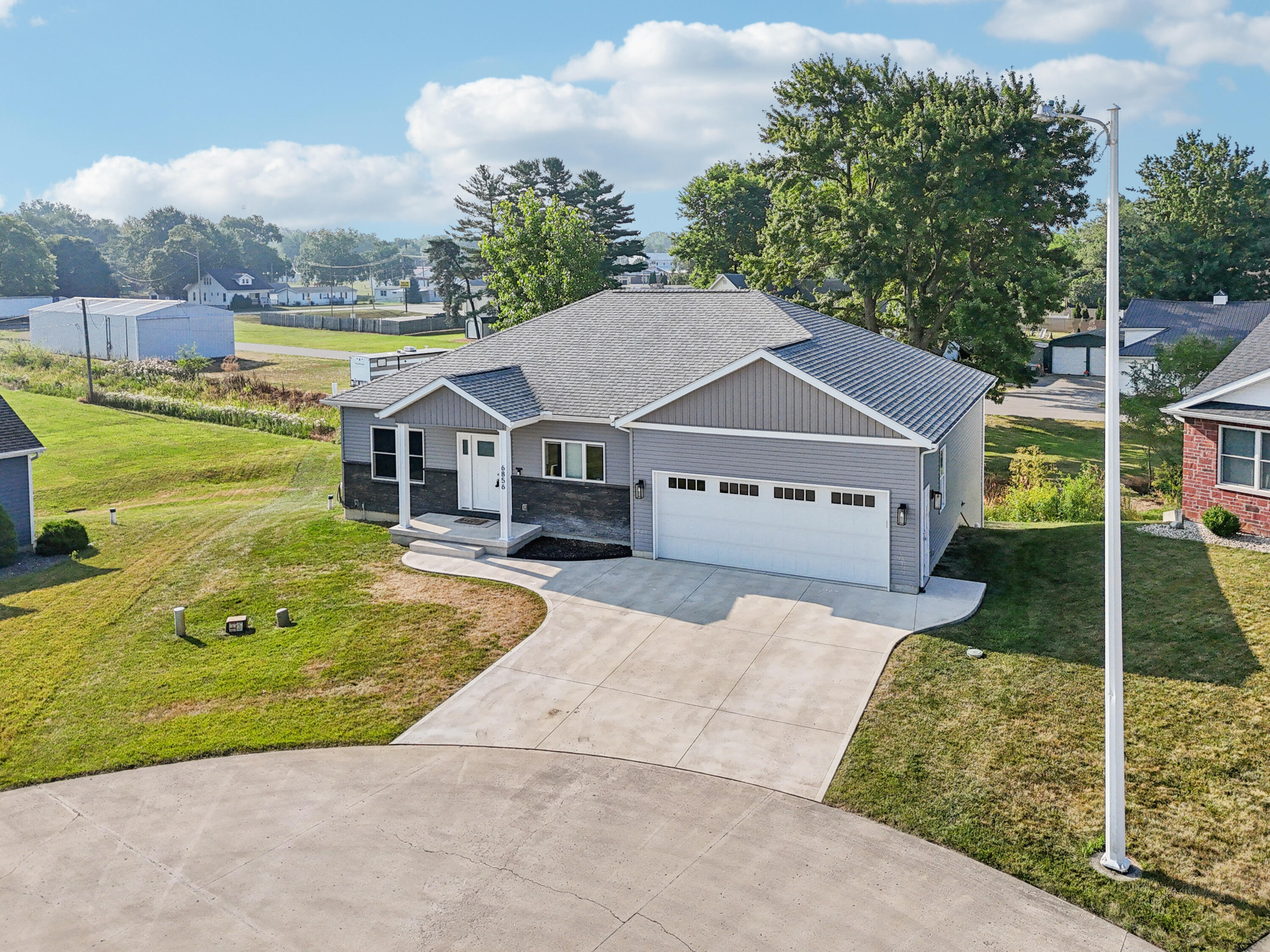 6856 Creekview Court, Huntsville, Ohio 43324