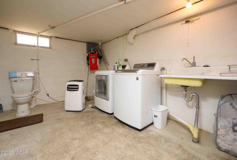 312 Elm Street, Bluffton, Ohio, 3 Bedrooms Bedrooms, ,2 BathroomsBathrooms,Residential,For Sale,Elm,306508