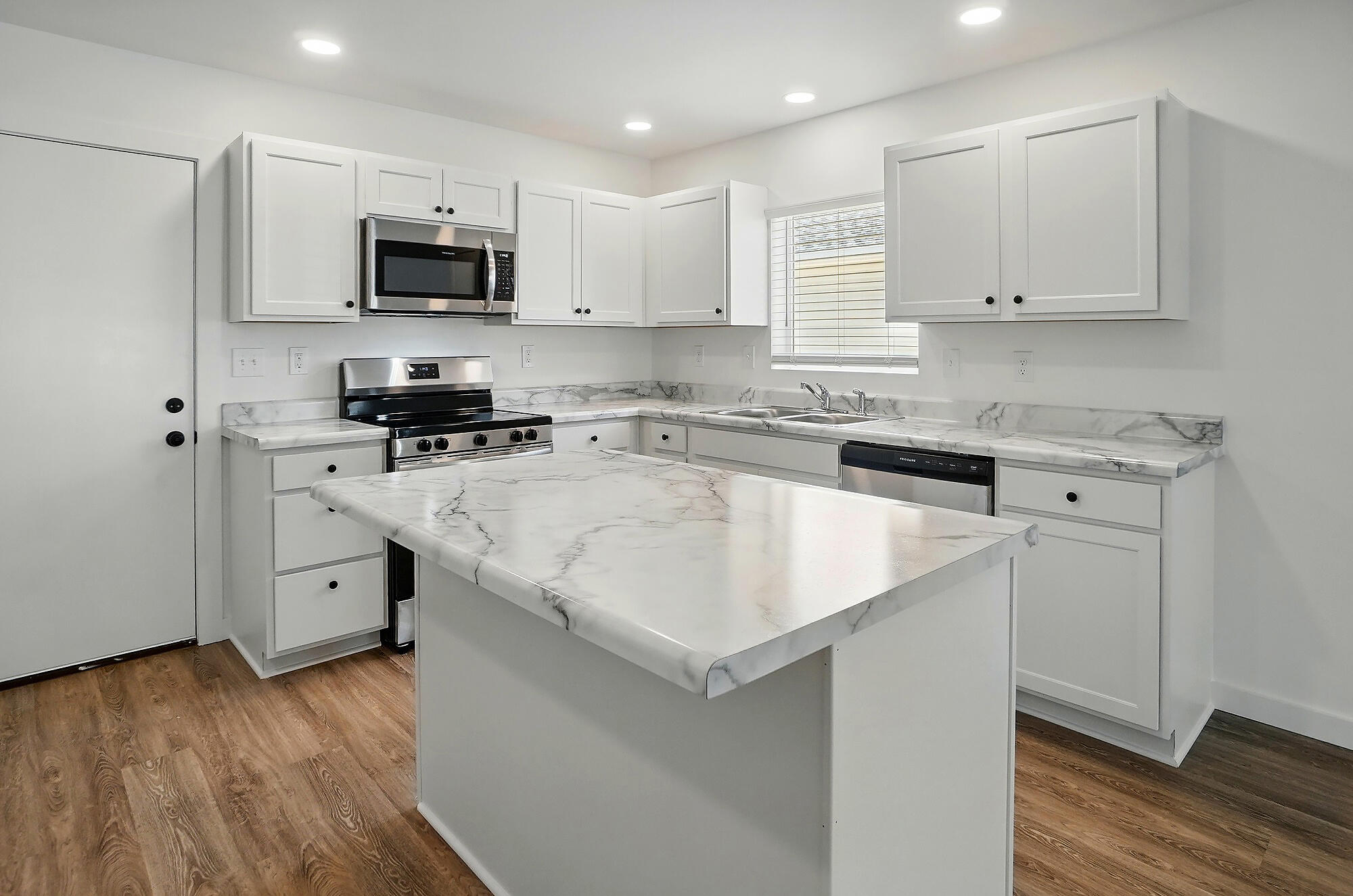 710 Clifton Avenue, Springfield, Ohio 45505