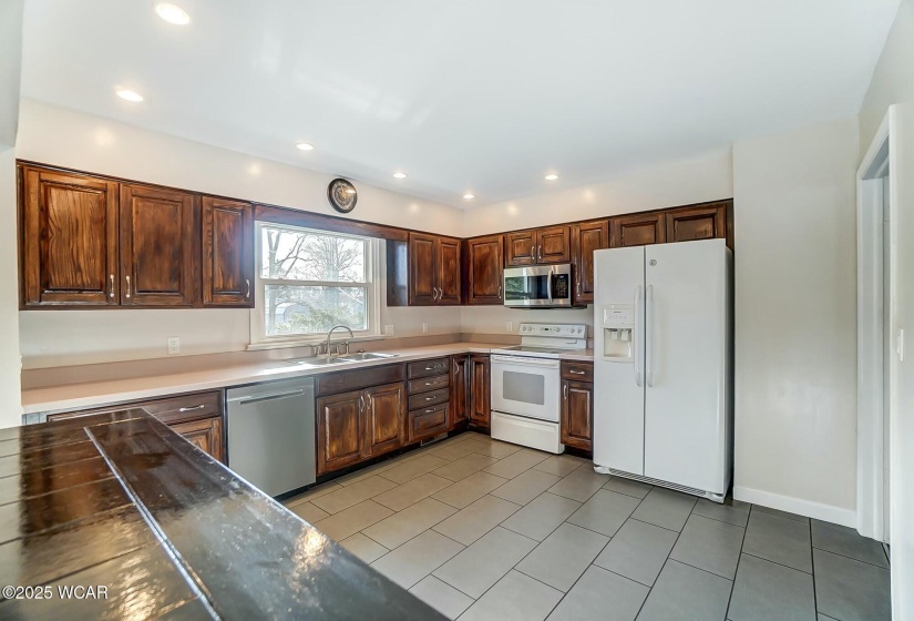 1017 Oakdale Drive, Findlay, Ohio, 6 Bedrooms Bedrooms, ,2 BathroomsBathrooms,Residential,For Sale,Oakdale,306513