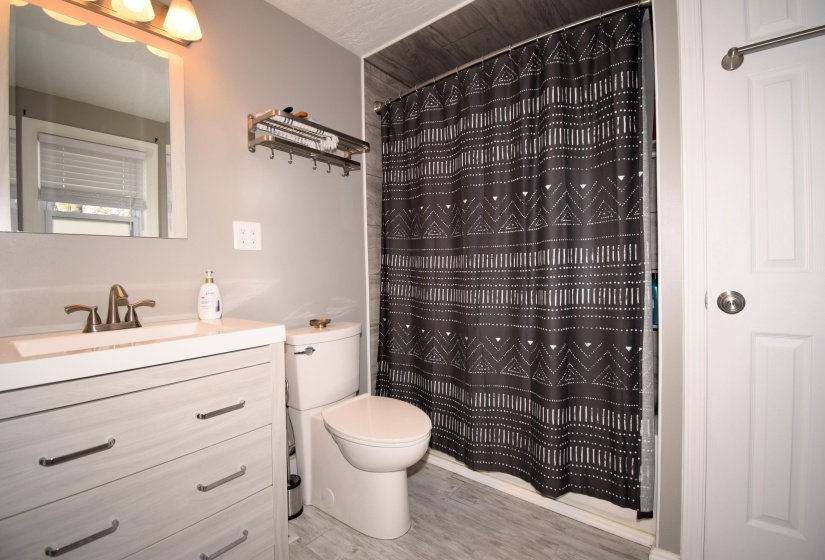 2nd Floor Bathroom