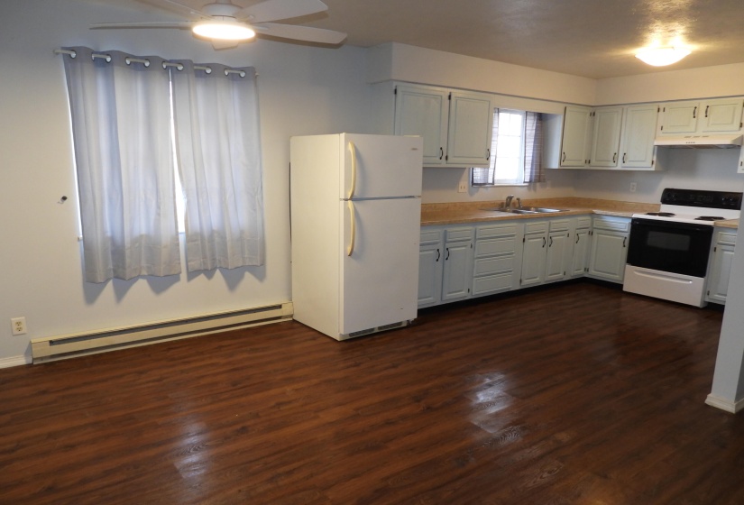Kitchen/Dining Area