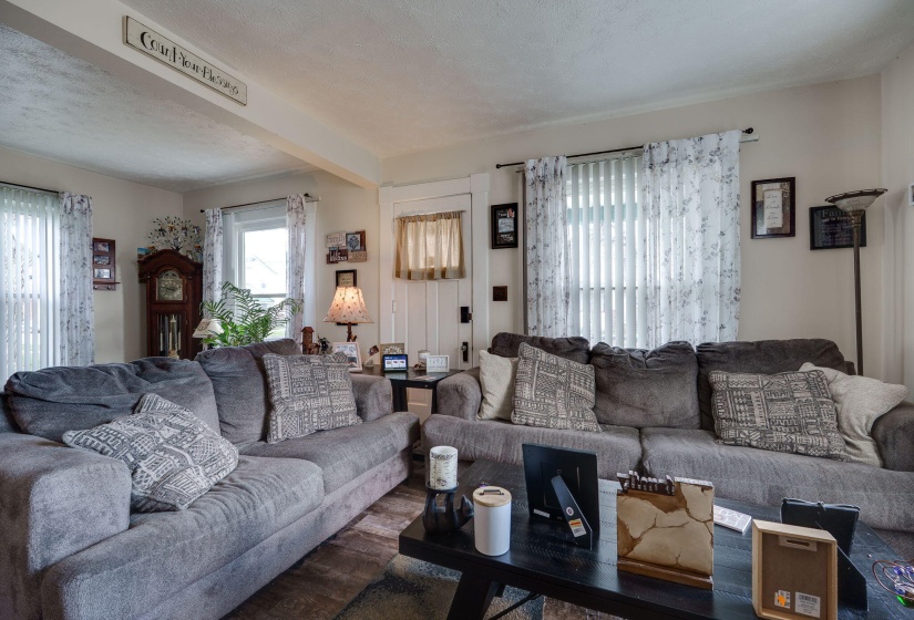 18-web-or-mls-315-w-madison-st