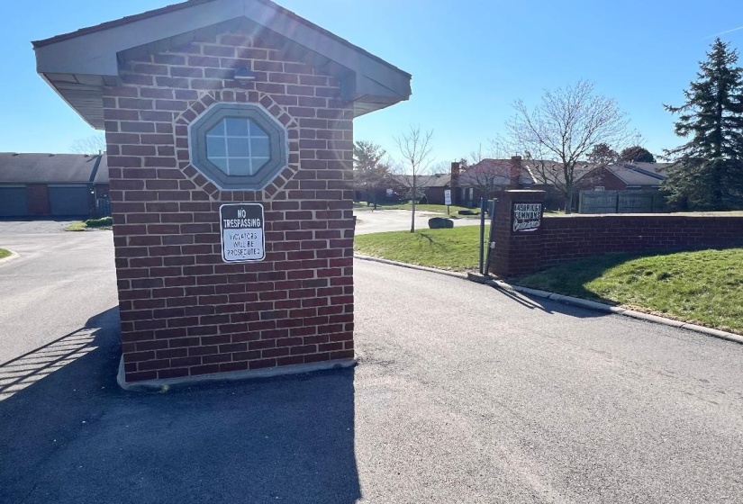 Eastridge Condominiums Entrance