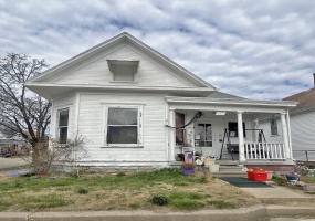 724 Water Street, Piqua, Ohio 45356, 2 Bedrooms Bedrooms, ,1 BathroomBathrooms,Residential,For Sale,Water,1037668