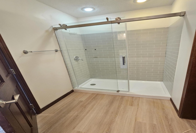 Waterford.Master.Shower
