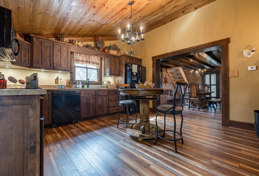 Kitchen/Dining