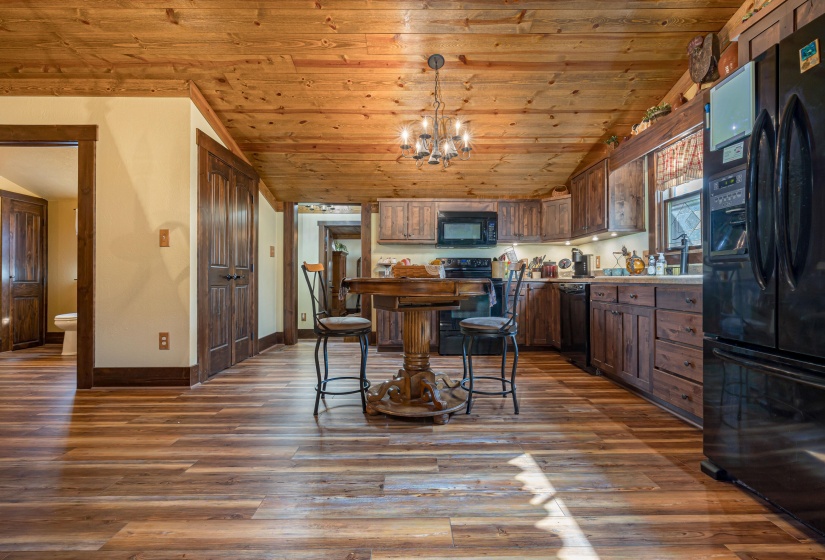 Kitchen/Dining