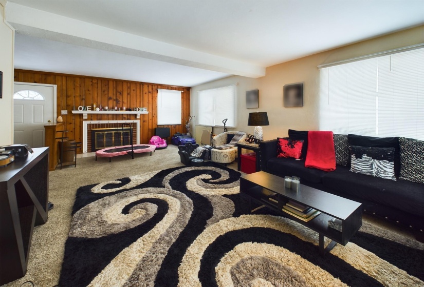 3-Living Room (2)