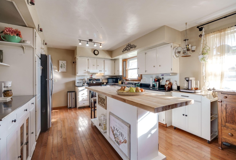 21-web-or-mls-5940-morris-rd