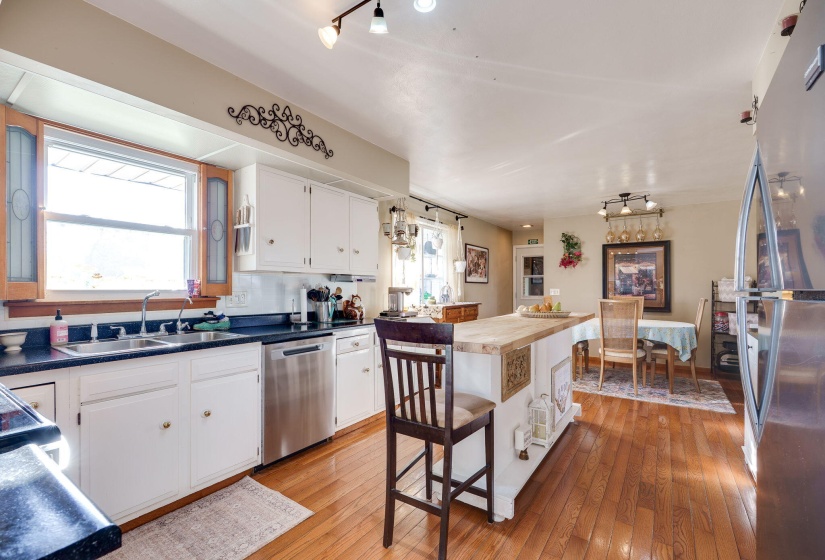 23-web-or-mls-5940-morris-rd