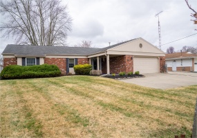 327 Villa Road, Springfield, Ohio 45503, 4 Bedrooms Bedrooms, ,2 BathroomsBathrooms,Residential,For Sale,Villa,1037618