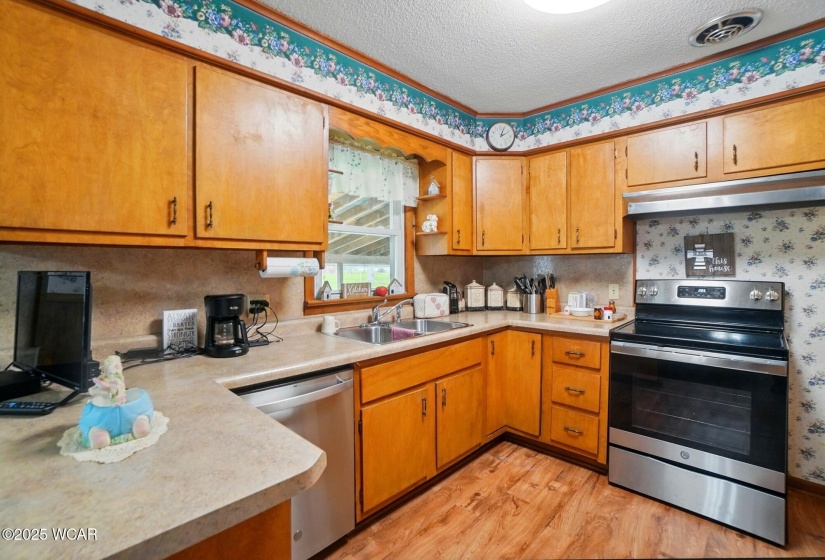 303 Sweaney Avenue, Cairo, Ohio, 3 Bedrooms Bedrooms, ,2 BathroomsBathrooms,Residential,For Sale,Sweaney,306684