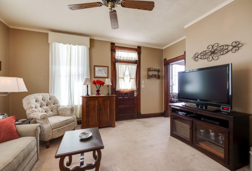 9-web-or-mls-326-w-columbus-rd