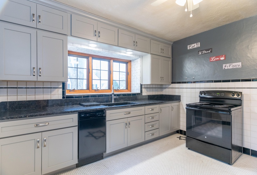 213 Bon Air, Sidney-16