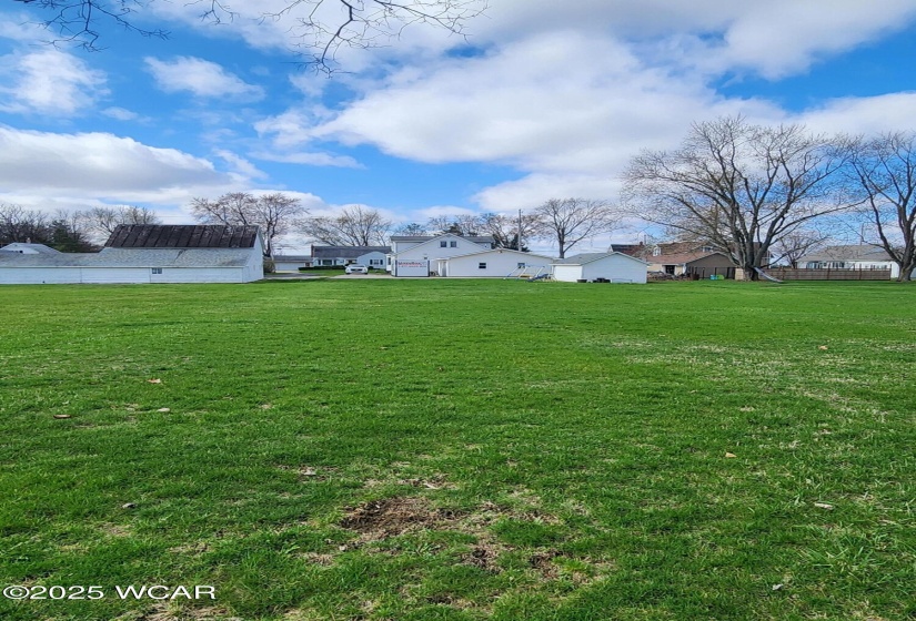 Large Lot / backyard