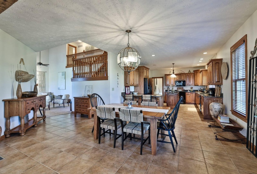 021-Breakfast-Room-2