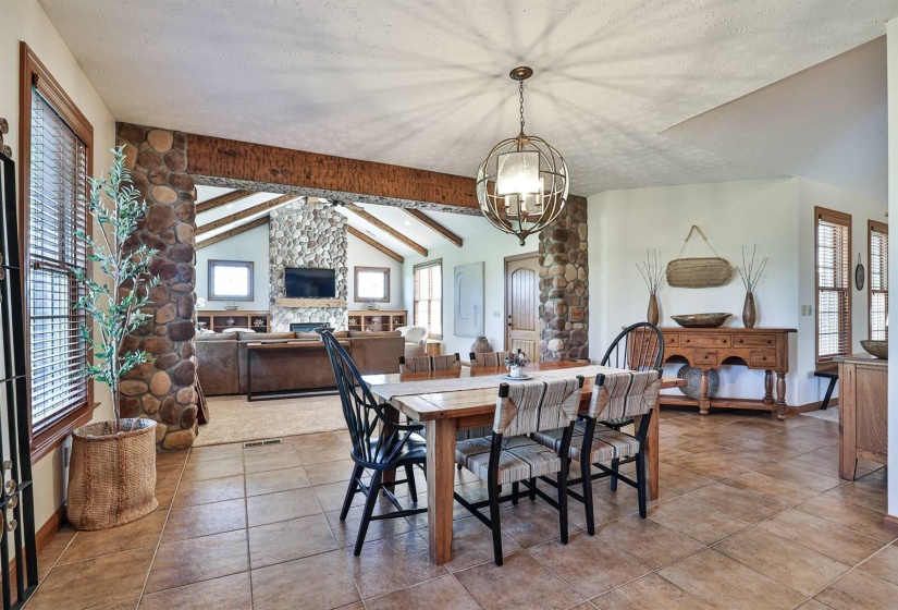 020-Breakfast-Room