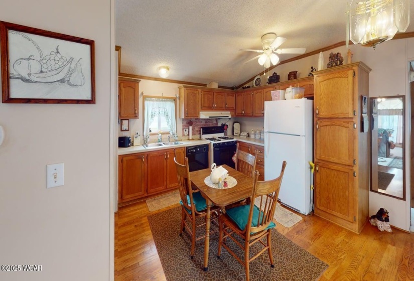 8225 Oakwood Drive, Findlay, Ohio, 2 Bedrooms Bedrooms, ,2 BathroomsBathrooms,Residential,For Sale,Oakwood,306755