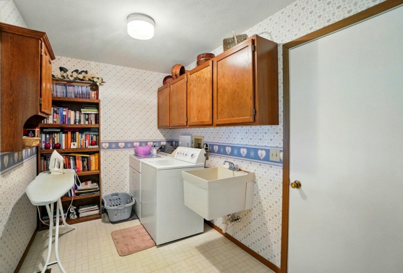 1143 Armsgate Road