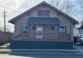 108 Elm Street, Troy, Ohio 45373, 2 Bedrooms Bedrooms, ,1 BathroomBathrooms,Residential,For Sale,Elm,1038118