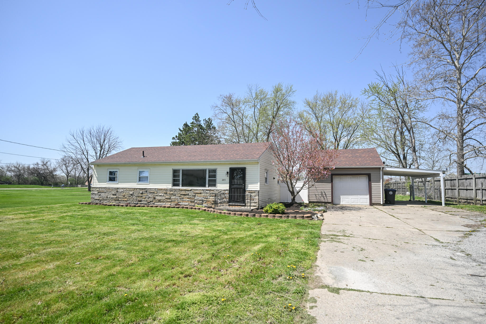 245 Gordon Road, Springfield, Ohio 45504