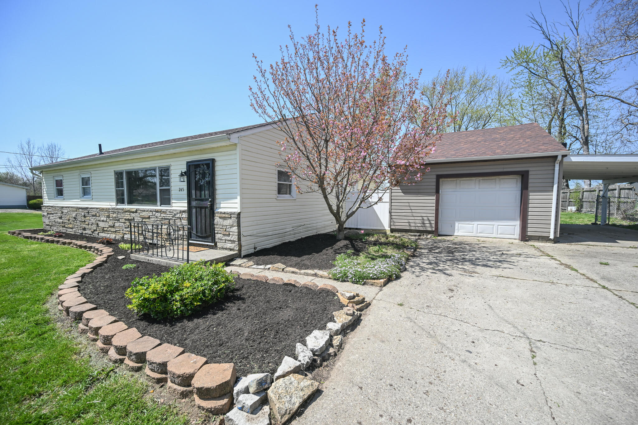 245 Gordon Road, Springfield, Ohio 45504