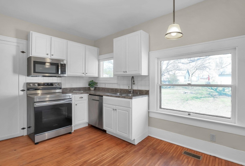 9-web-or-mls-170-n-madison-rd
