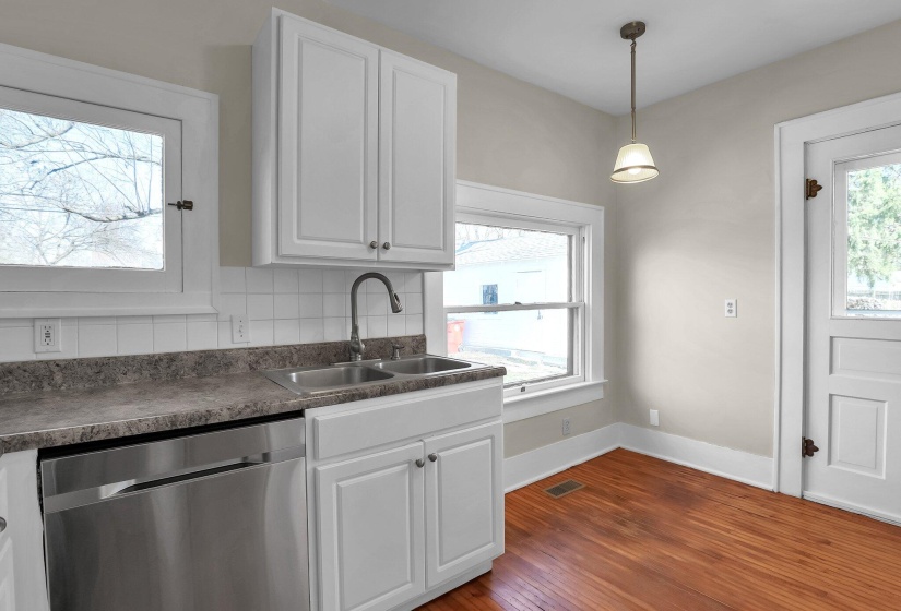 13-web-or-mls-170-n-madison-rd