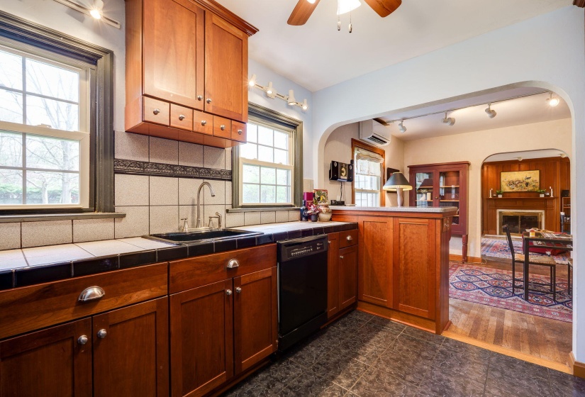 22-web-or-mls-6825-peters-pike