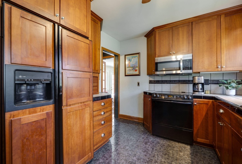87-web-or-mls-6825-peters-pike