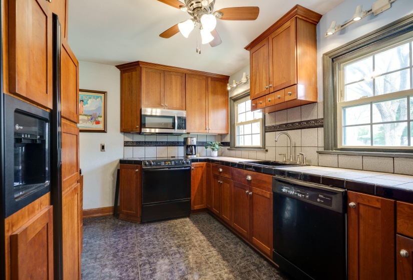 85-web-or-mls-6825-peters-pike