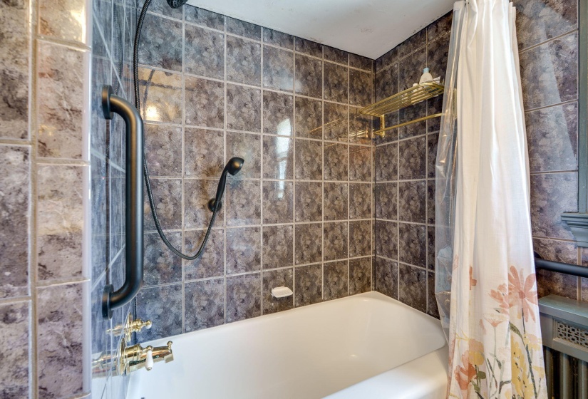 29-web-or-mls-6825-peters-pike