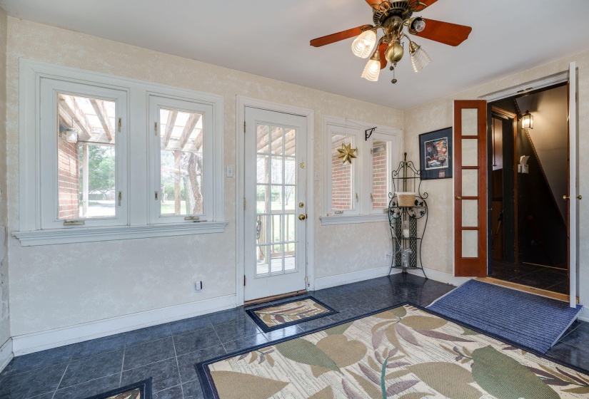 41-web-or-mls-6825-peters-pike
