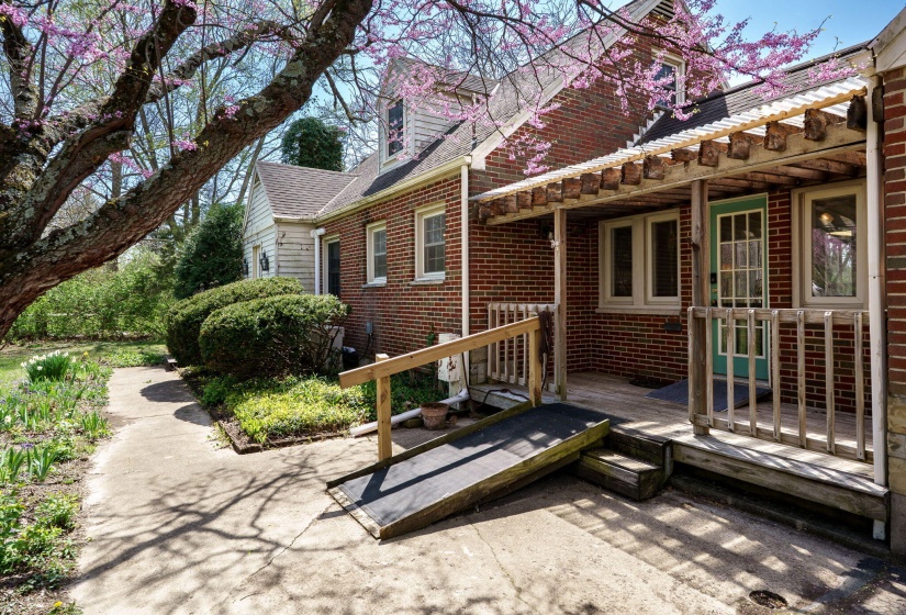 5-web-or-mls-6825-peters-pike