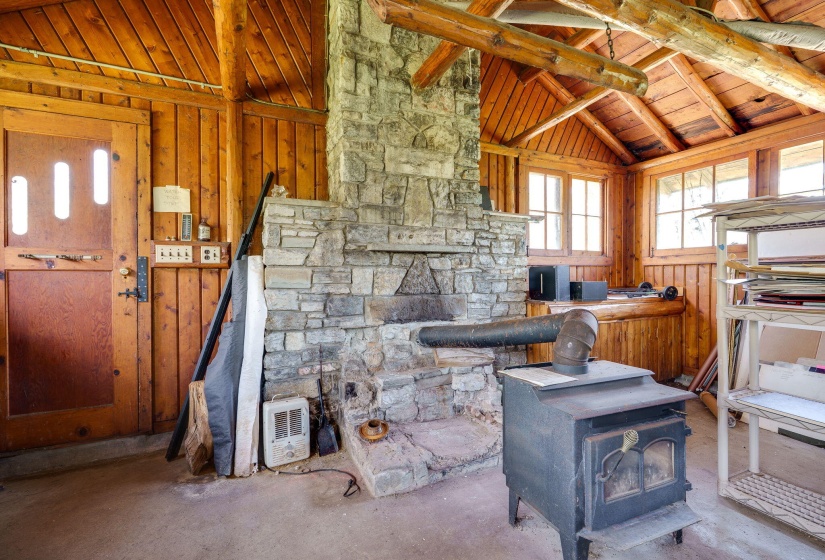 69-web-or-mls-6825-peters-pike