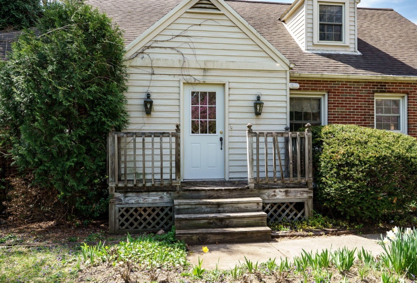 7-web-or-mls-6825-peters-pike