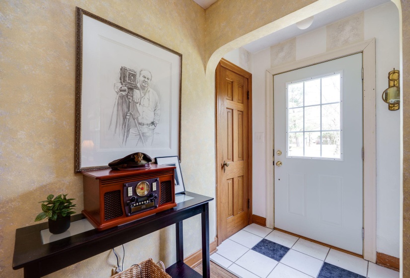 9-web-or-mls-6825-peters-pike
